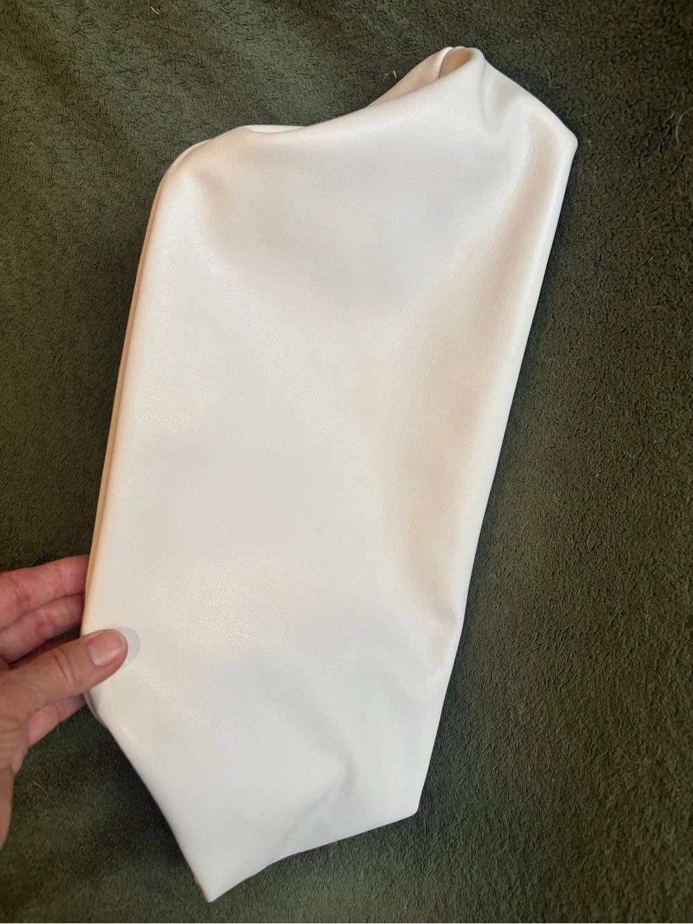 Price Drop** BCBG winter white PU leather convertible clutch handbag pristine